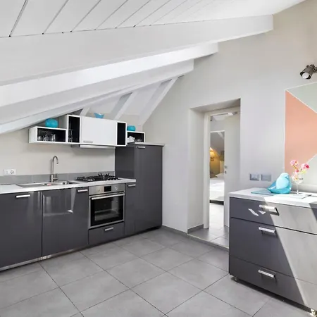 Mansarda - Maggiore Estate By Ginin Apartmán *